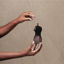 e0753799-e2f3-405a-a32b-437fea50993e-bot-52752-glamour-secrets-black-intense-maos-04.webp