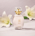 b243a731-8b52-4b21-95a0-9253e9caea6c-bot-86895-l-eau-de-lily-ambientada-03.webp